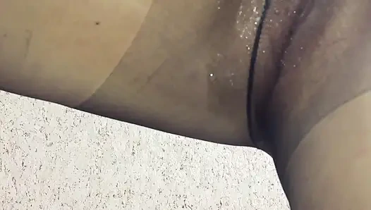 Мастурбация через колготки