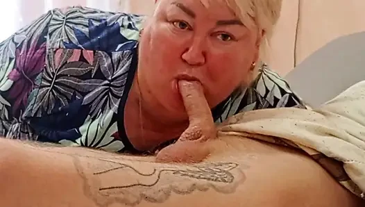 The Morning Started with a Deep Blowjob From the Stepmom