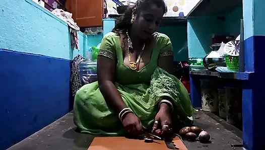 Tante seksi asal mallu dengan toket besar lagi asik dientot habis-habisan di rumah - deborji lagi asik muasin memeknya sendirian