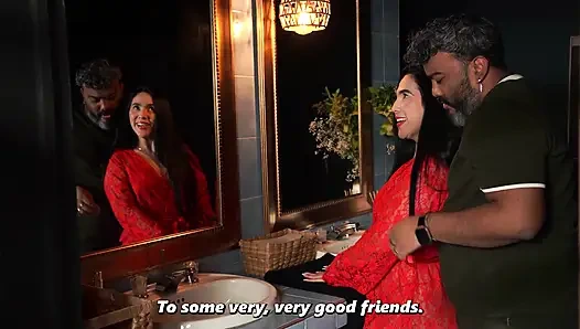 Милфа с большой задницей в конечном итоге трахается с друзьями ее мужа-куколда - она обожает делиться!