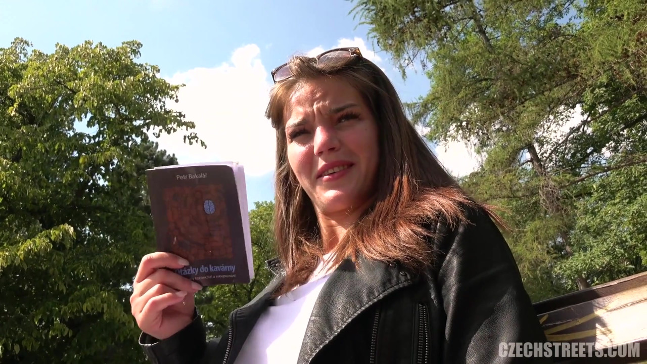 チェコの街 - 史上最もシャイな女の子