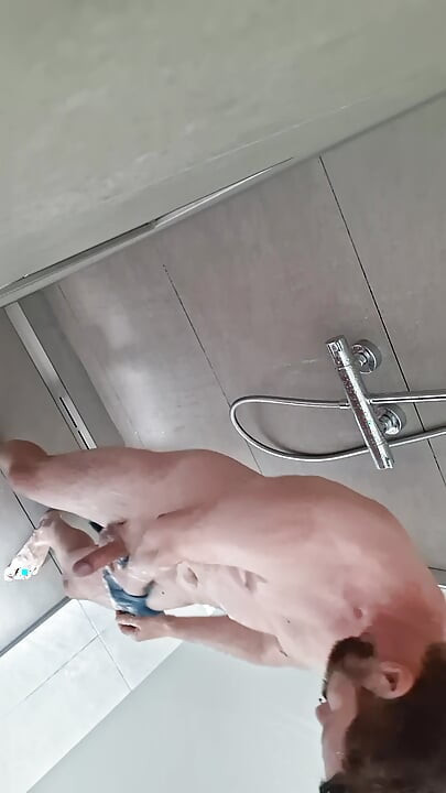 Shower cam