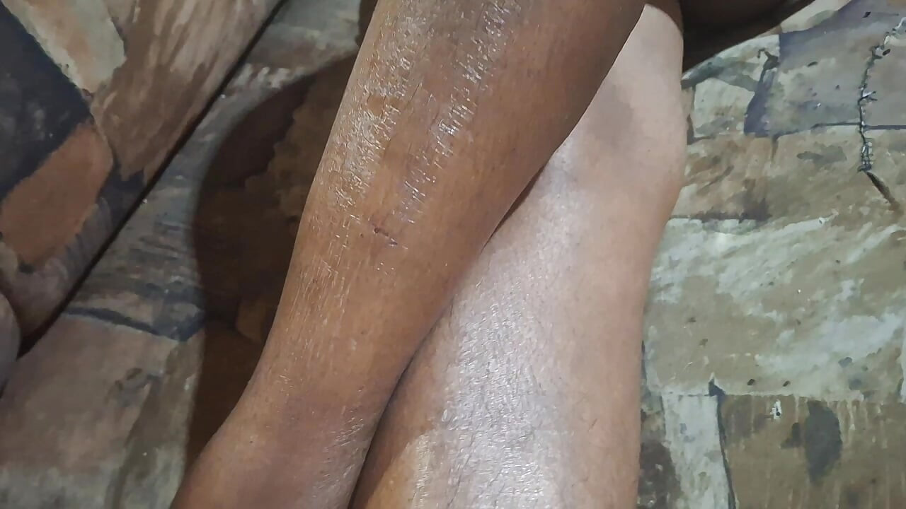 WTF - matură sexy indiană își tachinează corpul