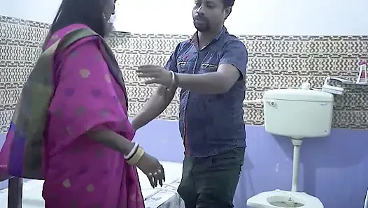 Lalit mistri nal thik krne aaya tha, akeli bhabhi ko pel diya