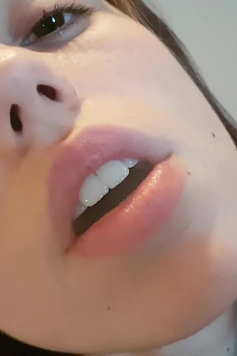 Irresistible Italian girl loves cigars