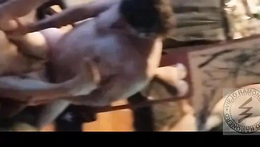 Malam seks antara teman-teman