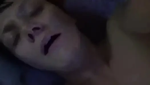 Erotik üstsüz öksürme