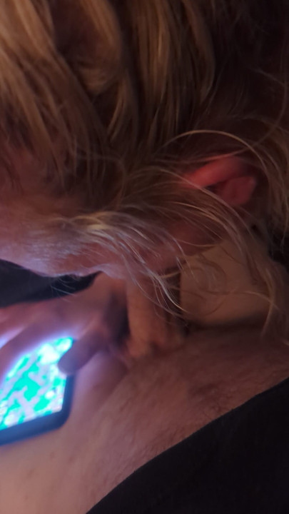 Wife sucking cock while playing on her phone | Clip 1