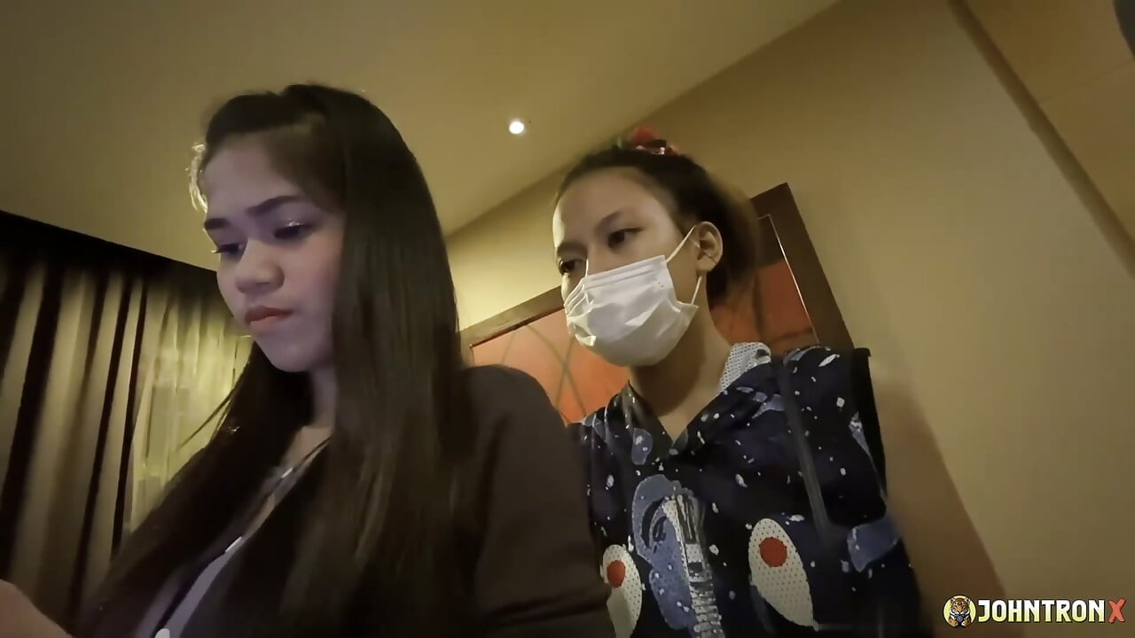 Johntronx - โป๊กเกอร์หน้าสาวเอเชียจัดฟันโดนกระแทกอย่างหนัก
