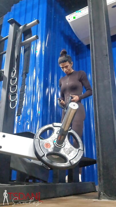 Spor salonunda solo oynadım, eğer sen de seviyorsan, ben de gerçekten çok keyif aldım.