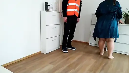 A Delivery Service Error Resulted in Cum on a Mature MILF's Ass