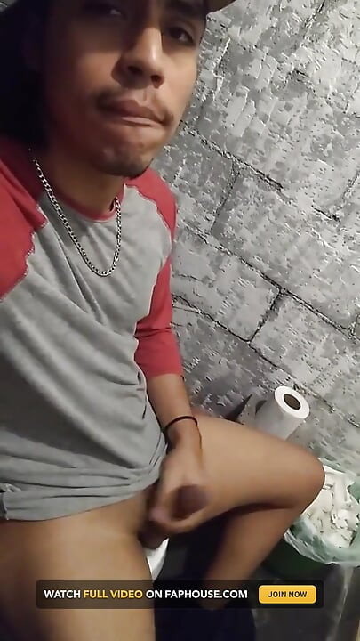 Ich nehme meinen schwanz im badezimmer raus