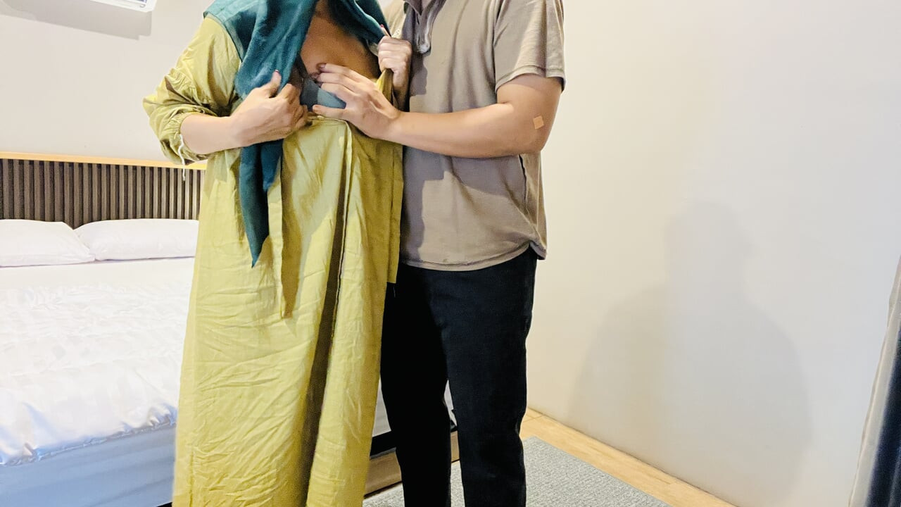 Stw Binor hijab îi place să fută bărbați tineri până când au orgasm