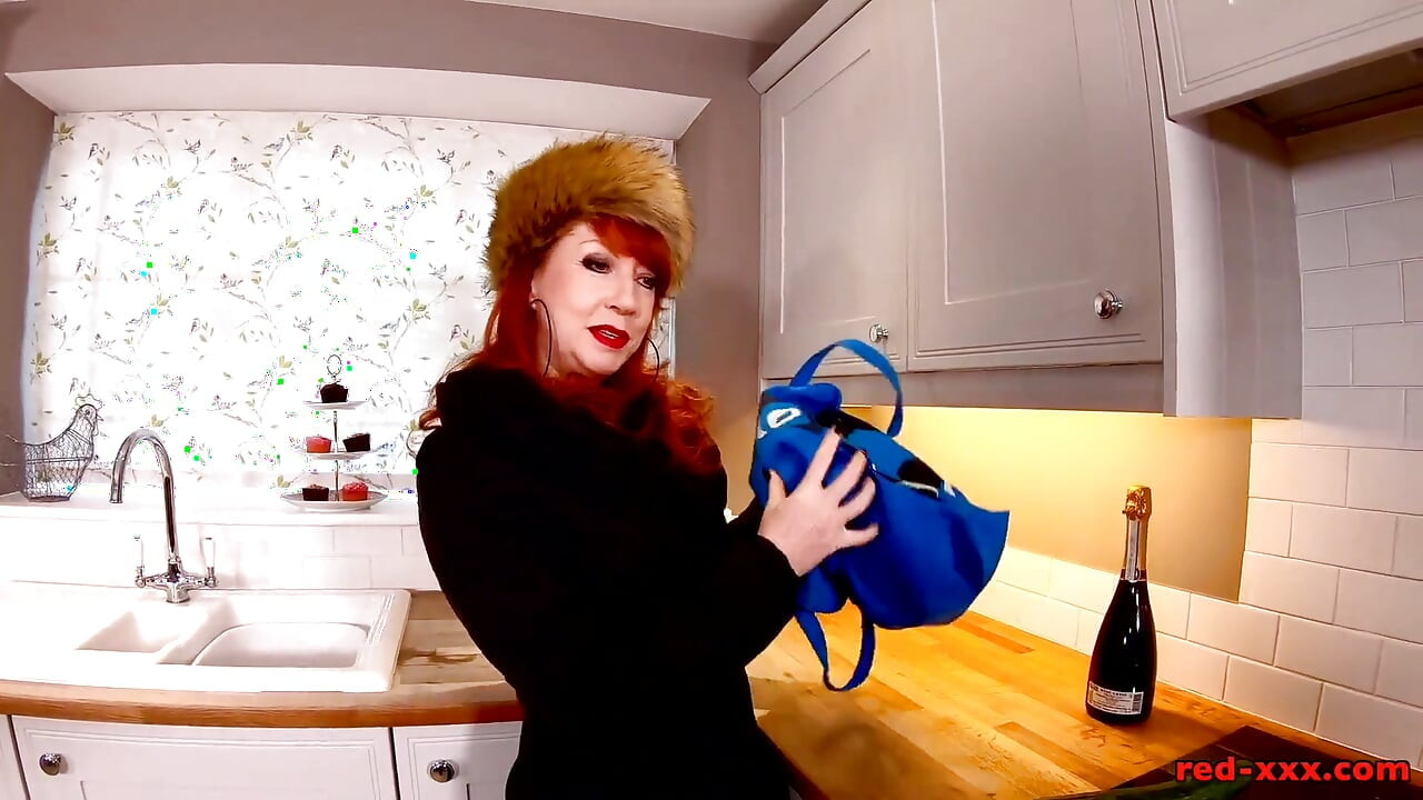 Horny Housewife!