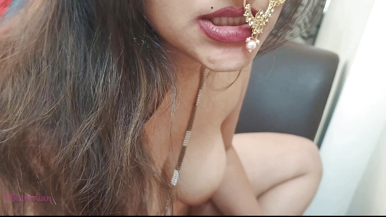 Indian suhagraat bhabhi look desi teen girl hot sex seduce romance couple Saree blause hot cleavage show
