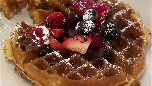 Frühstück und ein schaumbad mit katie kush