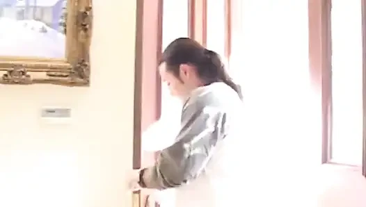 Jamie elle ngentot di sofa bertato di sofa