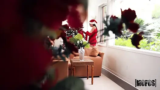 Mofos - video xxxmas lagi asik footjob bareng bintang seksi alyx