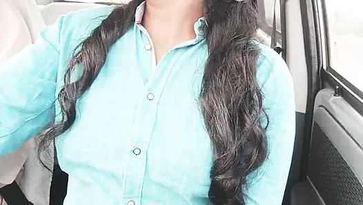 Üvey baba ve üvey kızı arabada seks Telugu edepsizce konuşuyor