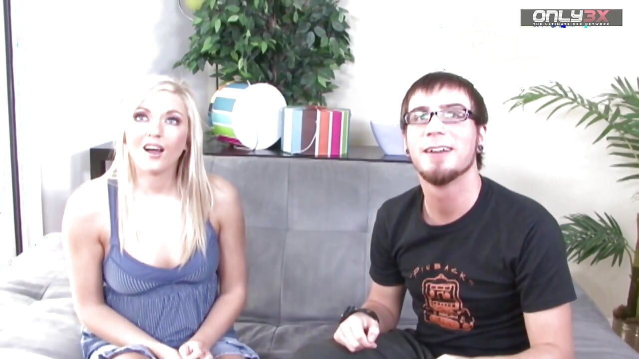 Kylie Reese gets a nerdy dick