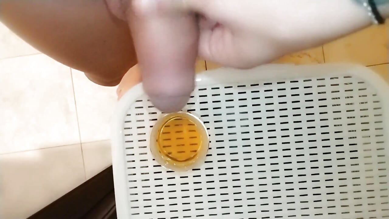 Morning Pee to the Glass From Unwashed Uncut Cock