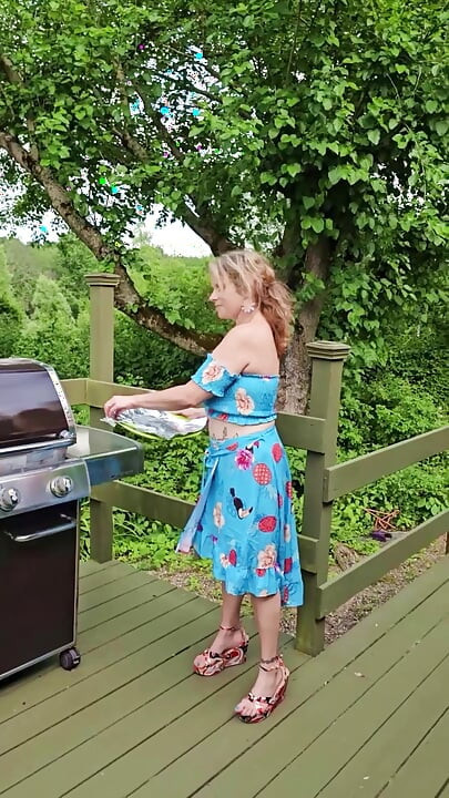 OnlyFans Voyeur look at MOMMY Enjoying the Summer Barbecuing Meat with her BIG TITS Out in the Sunshine