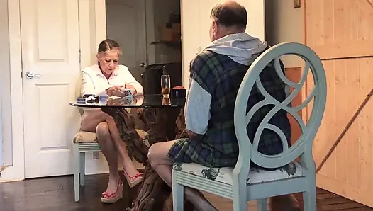 Amelies Strip Poker Part 1