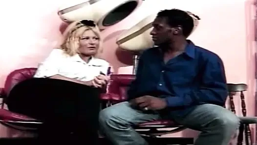 Büyük Omar'ın İngiliz maceraları: büyük memeli (2001)