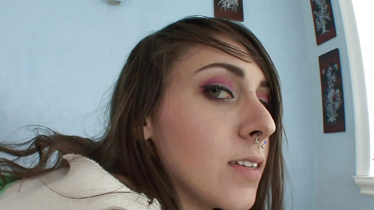Hete Luna Kitsuen verwoest door een enorme lul