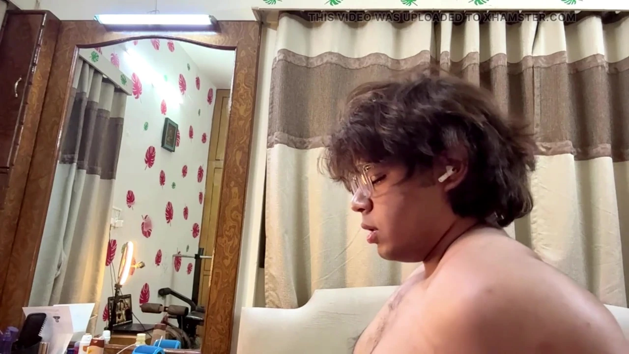Azgın Desi Twink Kaltak Evde Kontrolünü Kaybediyor