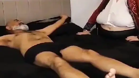 Пиратская королева с большими сиськами получает большой член