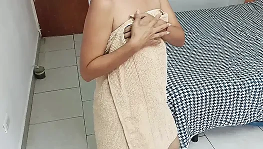 Towel swapping and more between step-siblings. Spanish porn.
