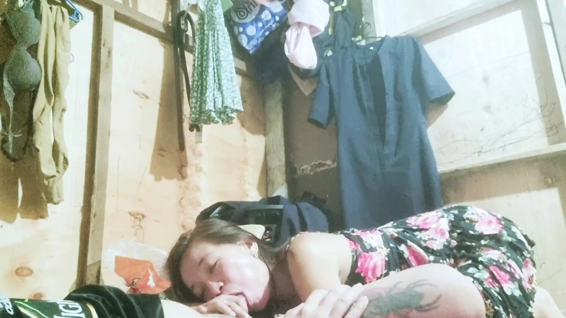 Filipina wife share pussy with her college friend