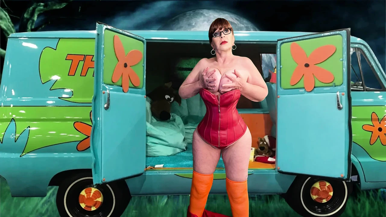 Granny Carmen’s Velma Dinkley: Dildo Fucking Sleuth 63025CAMS246M