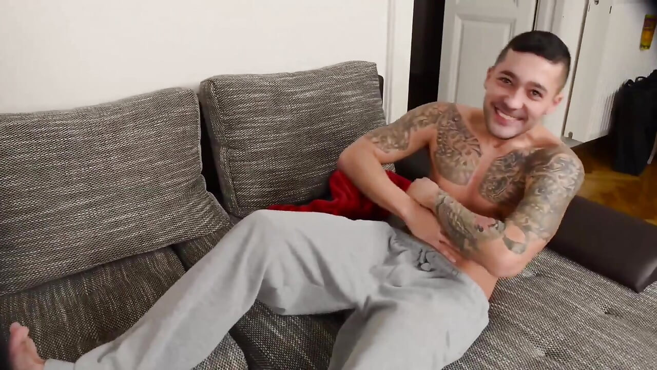 Soco no estômago, garoto não me deixa com raiva da dominadora Minnie Manga