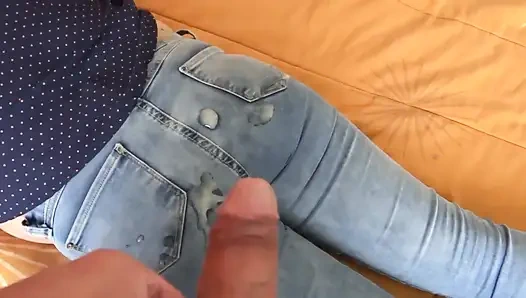 Üvey oğlumun arkadaşları götüme büyük boşalmalar yapıyor, sert ve sulu yaraklarını seviyorum