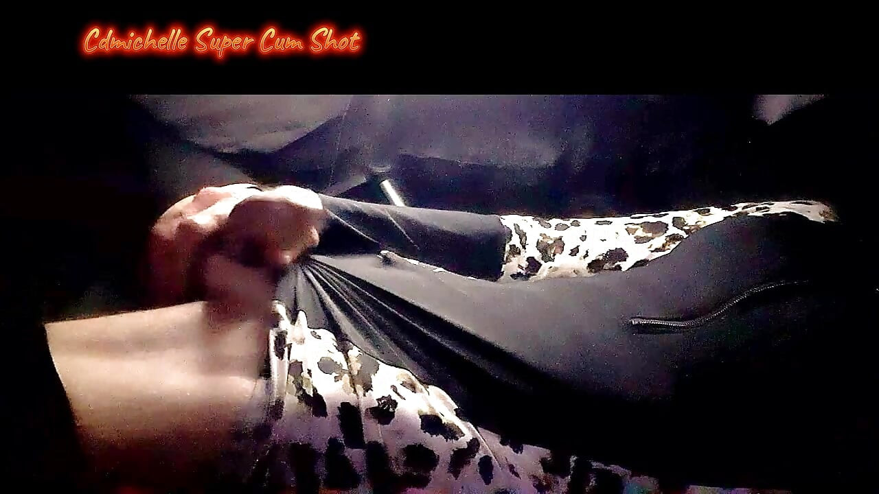 Crossdresser Cdmichelle Super Ejaculare Shot Lingând PreCum