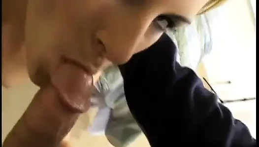 Gadis nakal suka muasin suaminya dengan nyepong kontol