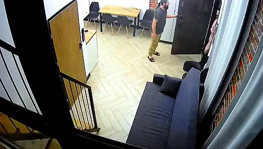 er befiehlte mir wie eine hure in die wohnung