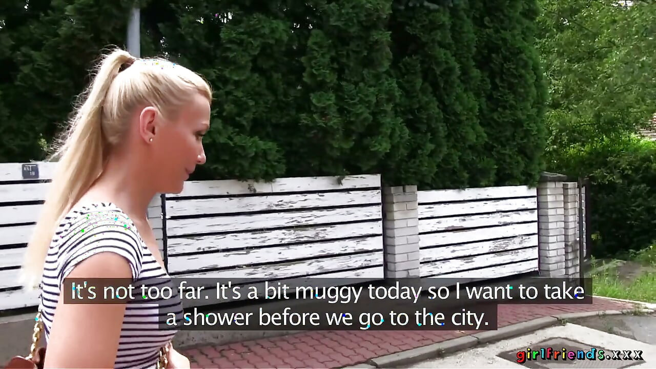 Přítelkyně XXX - Micha Se roztahuje doširoka, aby představila Candi své oblíbené sexuální hračky a perverzní touhy