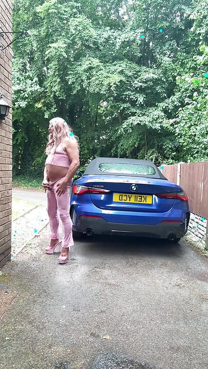Sexy Crossdresser kellycd2022 in pink outfit and heels