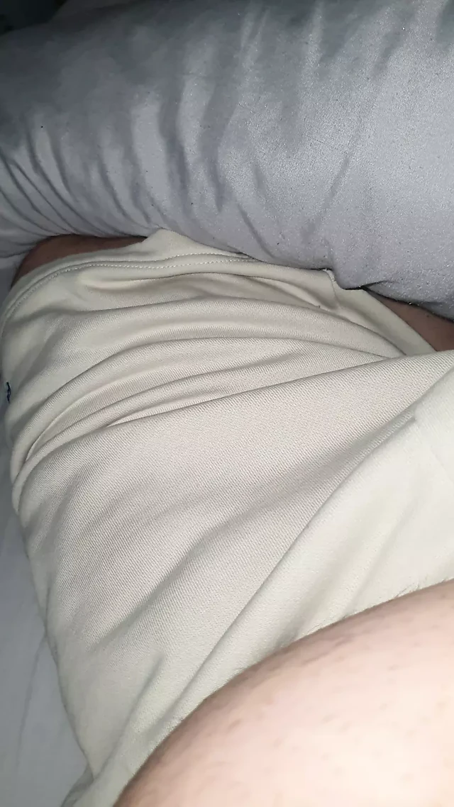 Step mom hand slip easy under step son pants making him a handjob