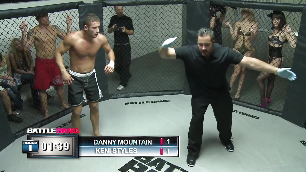 Rabuda branca fodida com força! Alexis Texas!