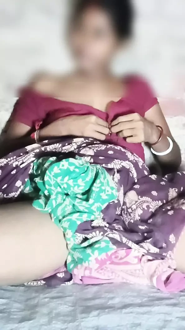 Asian house wife self masterbating with dildo and bottle and her original voice