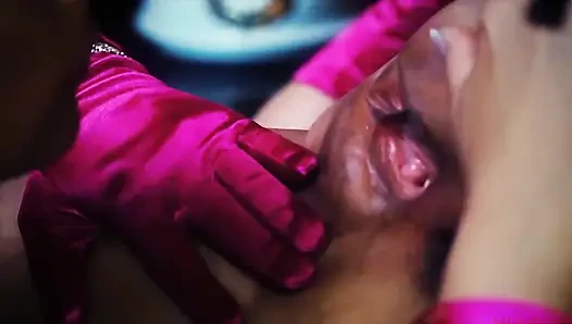 Dorothy black dan peaches johnson lagi asik muasin memeknya pakai dildo warna ungu