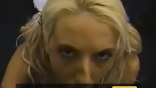 Fiona Cheeks edepsiz yarak emiyor