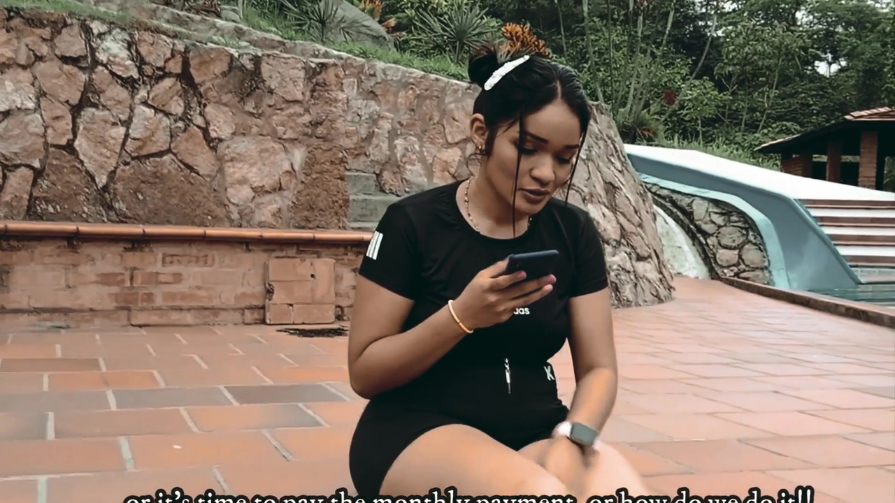 饥渴的拉丁大屁股操她的瑜伽教练 - 胖美女