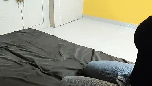 Ateşli Malezyalı göt sert sikiliyor, kocasını aldatıyor.