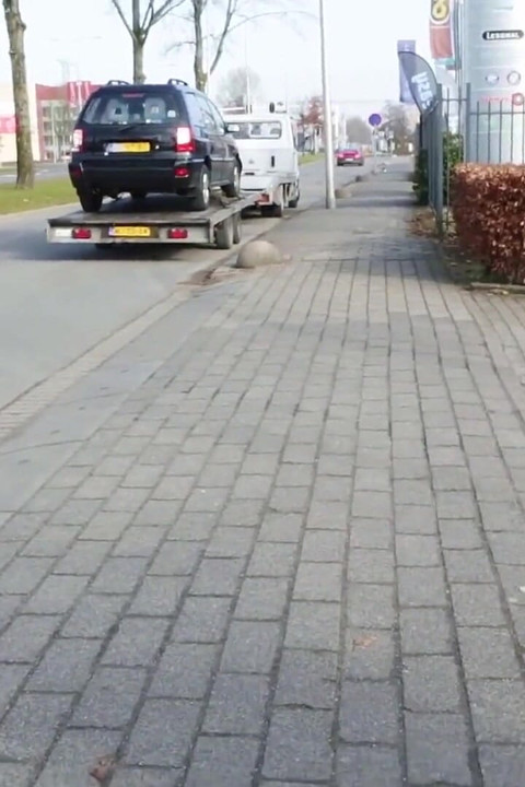 Dutch Goldigger Cumwalks Her Ass Home