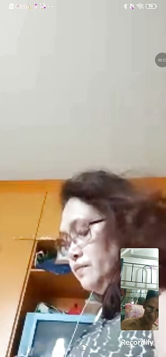 ngobrol dulu nanti kita buat video call seks buat puasin nafsu.